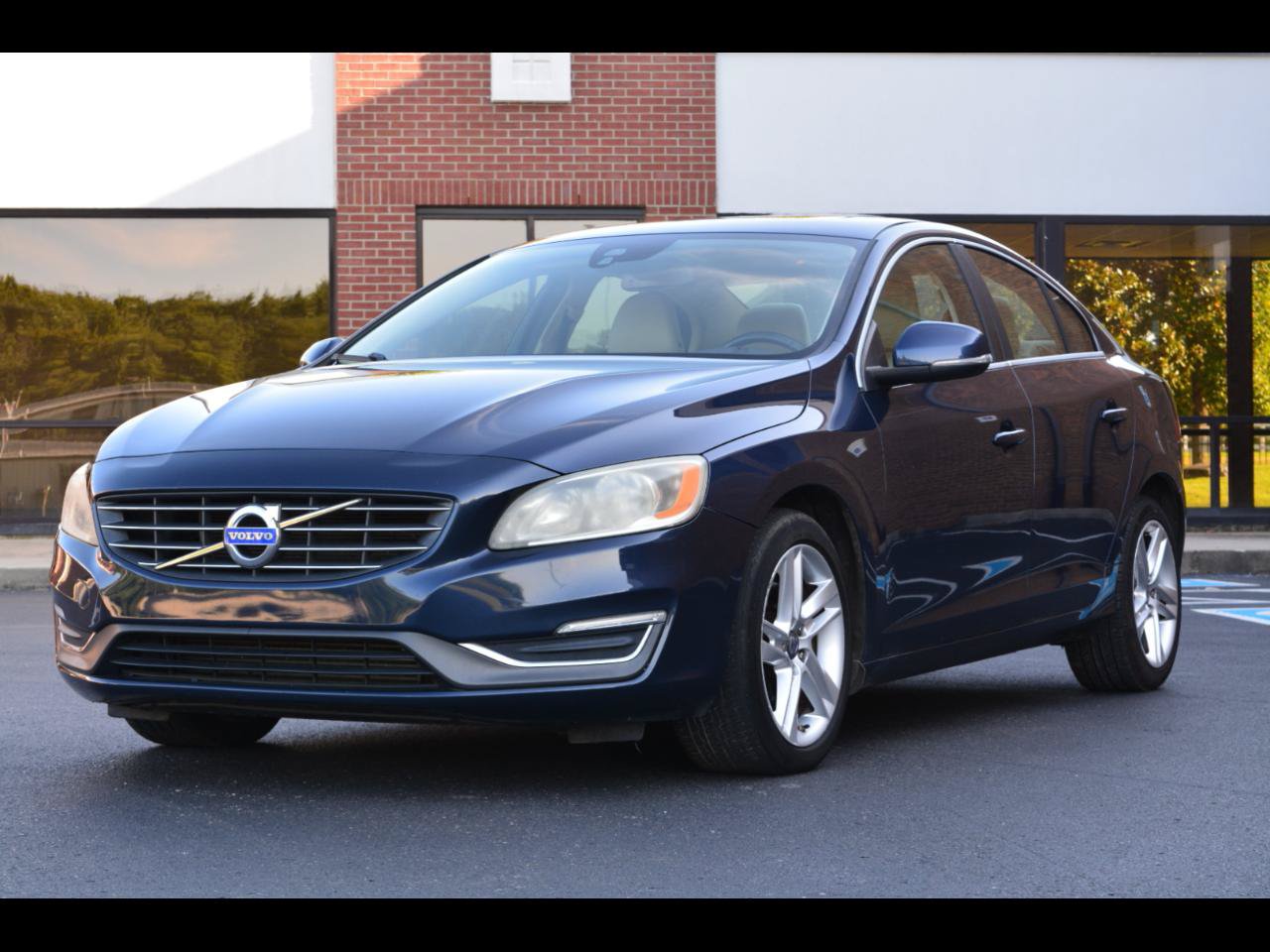 Used 2015 Volvo S60 T5 Premier FWD image 1
