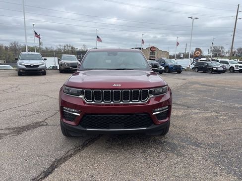 Used 2024 Jeep Grand Cherokee Limited image 2