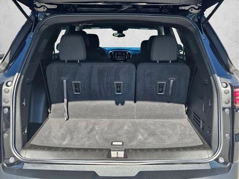 Used 2023 Chevrolet Traverse LT FWD image 7