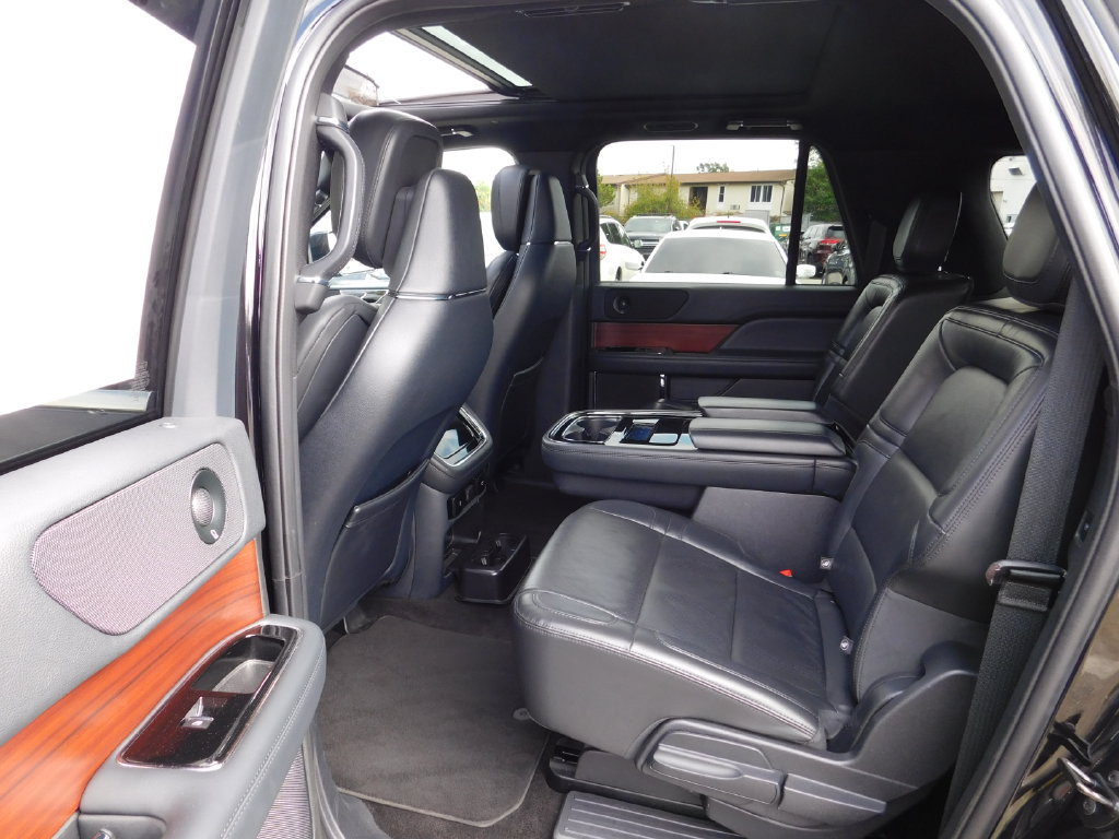 Used 2022 Lincoln Navigator L Reserve AWD/4WD image 19