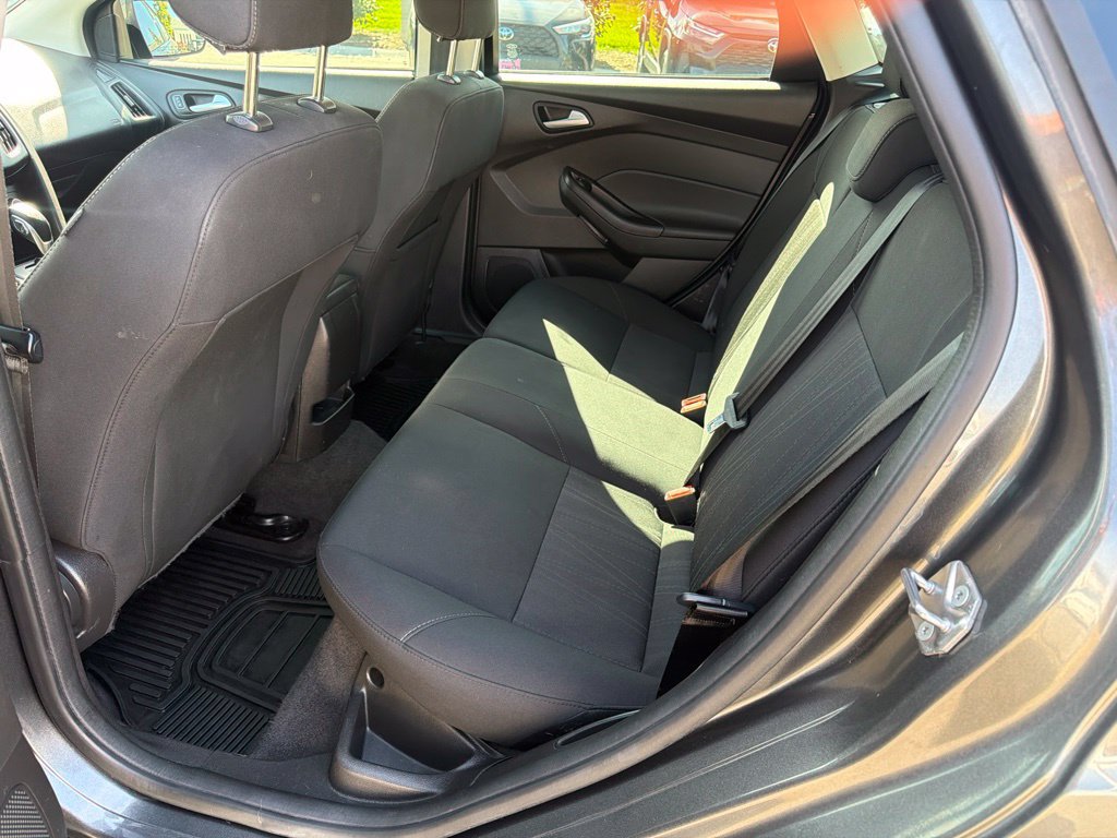 Used 2018 Ford Focus SE FWD image 20