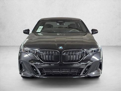 New 2026 BMW 530i xDrive w/ M Sport Package image 2