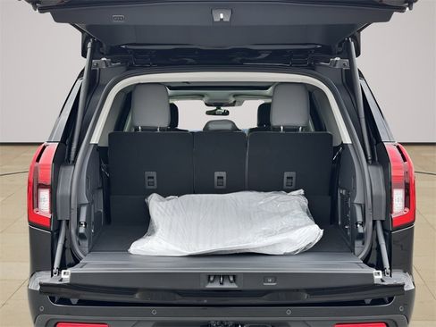 New 2025 Ford Expedition Active image 20