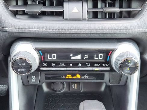 Certified 2025 Toyota RAV4 XLE AWD/4WD image 18