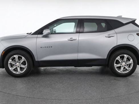Used 2025 Chevrolet Blazer LT FWD image 5