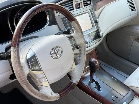 Used 2011 Toyota Avalon Limited image 11