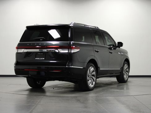 Used 2024 Lincoln Navigator Reserve w/ Equipment Group 201A image 4