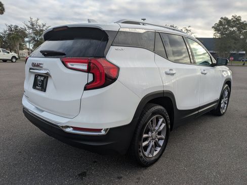 Used 2023 GMC Terrain SLT image 4