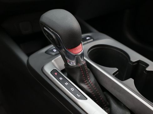 Used 2024 Chevrolet Trax RS FWD image 19