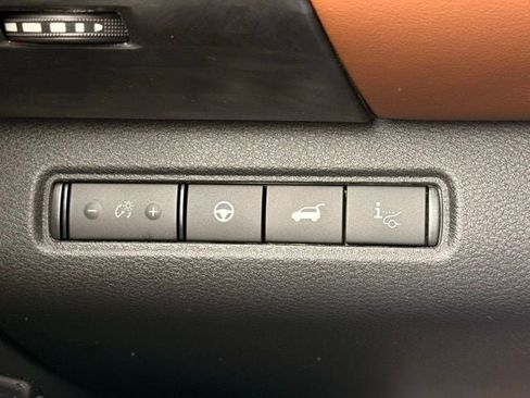 New 2026 Nissan Pathfinder Platinum AWD/4WD image 32