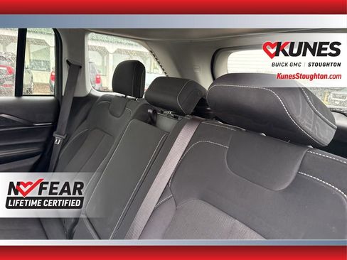 Used 2024 Jeep Grand Cherokee Laredo AWD/4WD image 41