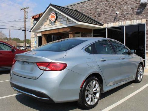 Used 2016 Chrysler 200 Limited image 5