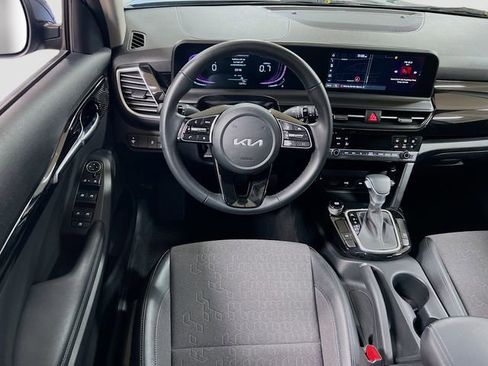 Certified 2025 Kia Seltos S image 21