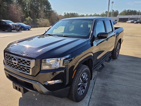 Used 2022 Nissan Frontier SV image 1