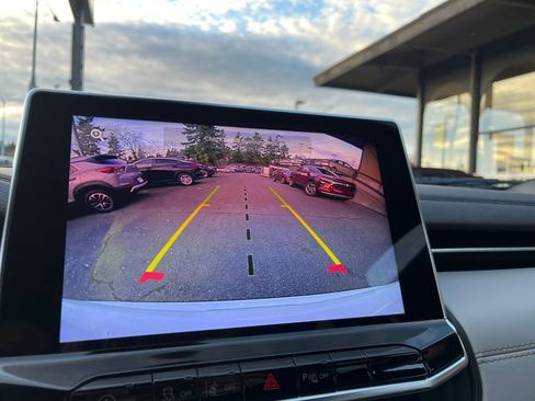 Used 2025 Jeep Compass Limited image 24