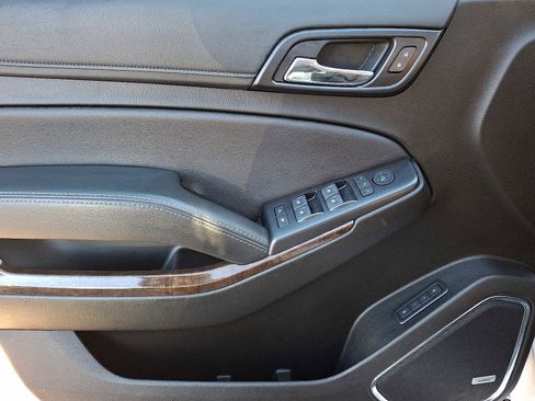 Used 2019 Chevrolet Tahoe LT w/ RST Edition image 15