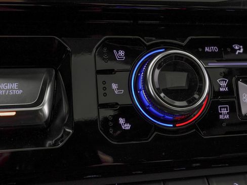 Used 2025 GMC Sierra 2500 AT4 w/ AT4 Premium Plus Package image 23