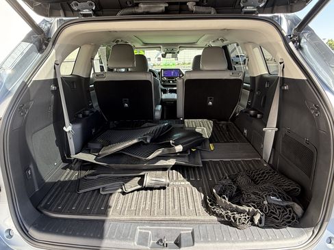 Used 2023 Toyota Highlander Platinum AWD/4WD image 18