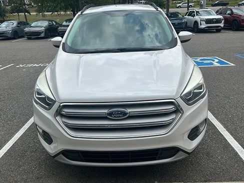 Used 2017 Ford Escape SE w/ Equipment Group 201A FWD image 8