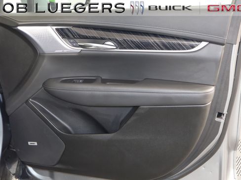 Certified 2025 Cadillac XT6 Premium Luxury FWD image 17
