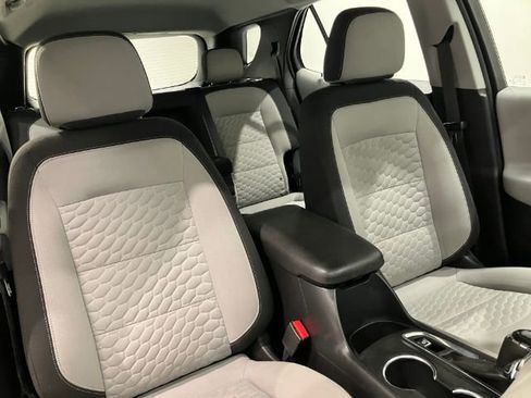 Used 2020 Chevrolet Equinox LS image 45