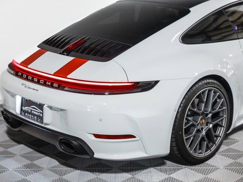 Used 2025 Porsche 911 Carrera RWD image 7