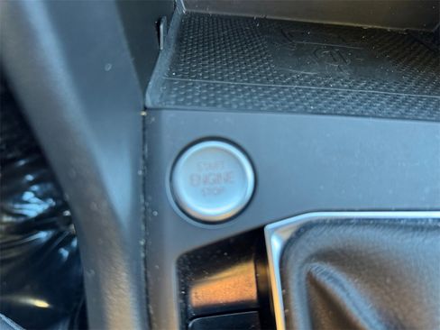 Used 2022 Volkswagen Taos SE image 15