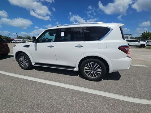 Used 2024 Nissan Armada SL image 2
