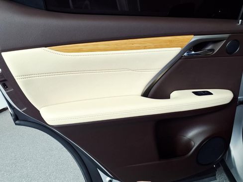 Used 2018 Lexus RX 350L FWD w/ Premium Package image 13