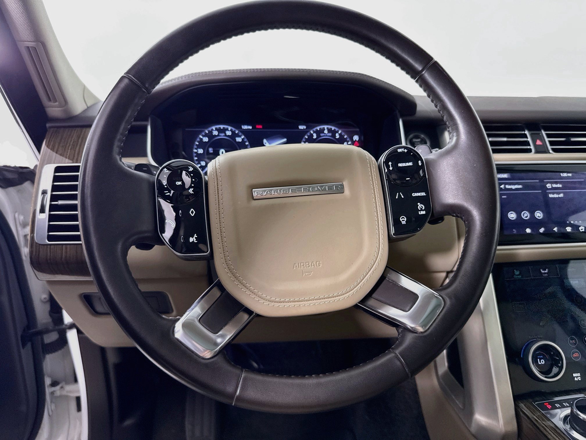 Used 2019 Land Rover Range Rover HSE AWD/4WD image 12