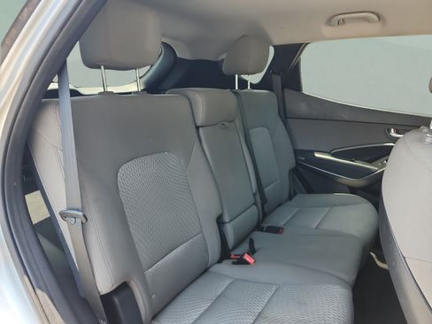 Used 2017 Hyundai Santa Fe Sport FWD image 17