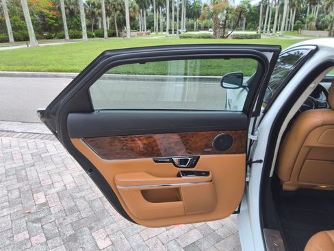 Used 2019 Jaguar XJ L Portfolio RWD image 34