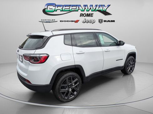 New 2026 Jeep Compass Latitude w/ Sun and Sound Group AWD/4WD image 7