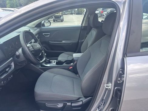 Used 2025 Kia K4 FWD image 9