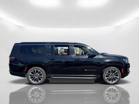 Used 2023 Jeep Wagoneer L Series II w/ Premium Group I AWD/4WD image 6