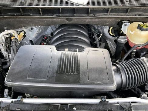Used 2021 Chevrolet Suburban LS RWD image 10