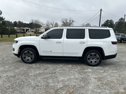 Used 2024 Jeep Wagoneer Series II image 5