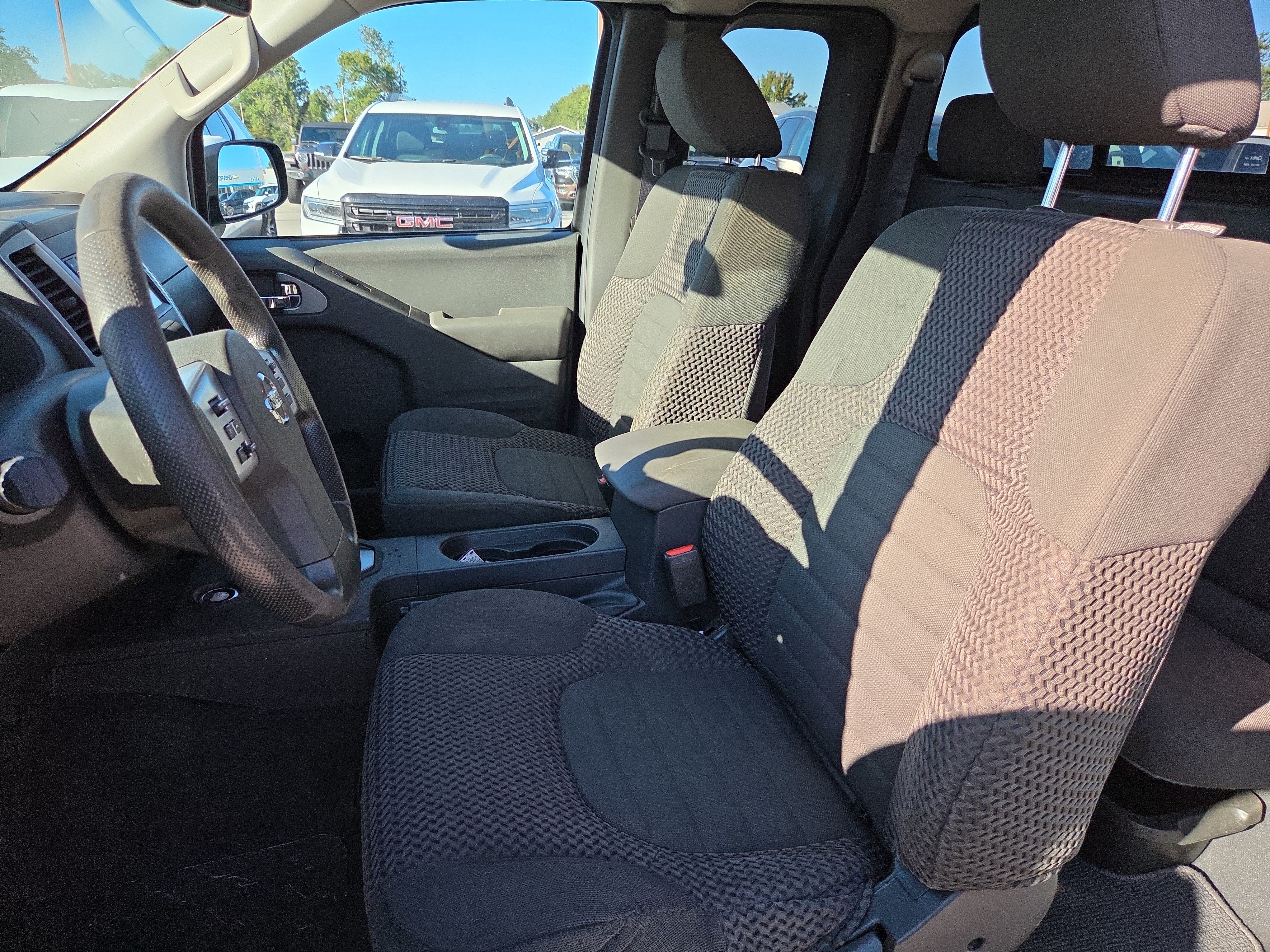 Used 2020 Nissan Frontier SV AWD/4WD image 7