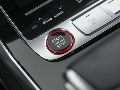 Used 2024 Audi RS Q8 AWD/4WD image 33