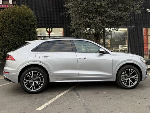 Used 2021 Audi Q8 Premium image 21