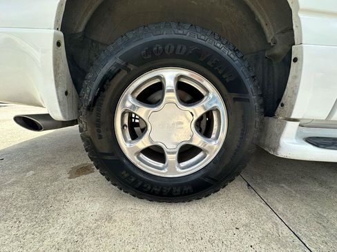 Used 2002 GMC Yukon XL Denali AWD/4WD image 15