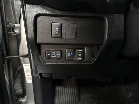 Used 2022 Toyota Tacoma TRD Off-Road w/ Technology Package AWD/4WD image 33