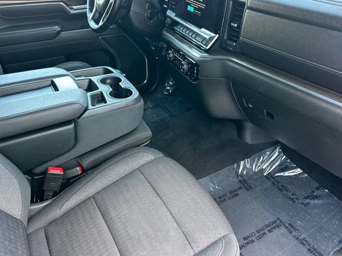 Used 2024 Chevrolet Silverado 2500 LT AWD/4WD image 19