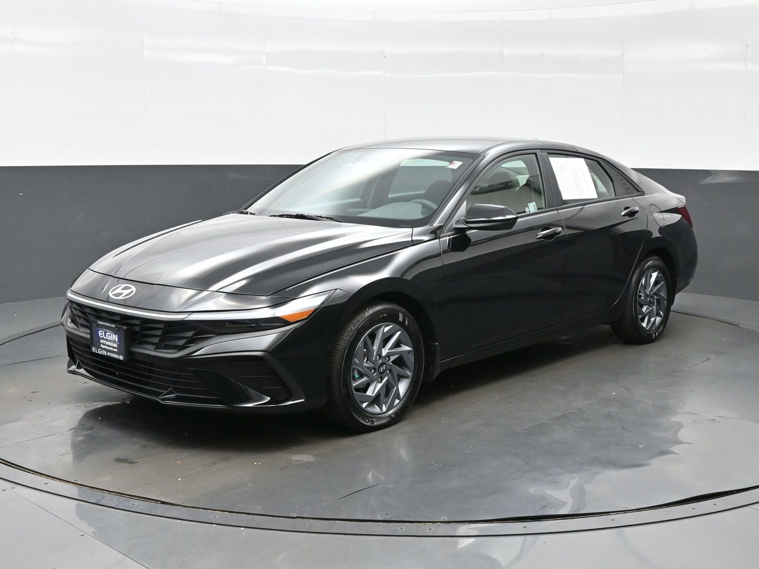 Certified 2026 Hyundai Elantra Hybrid FWD image 2