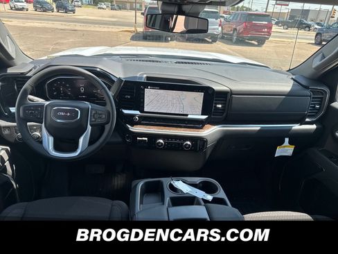 New 2026 GMC Sierra 1500 Elevation w/ Elevation Select Package AWD/4WD image 9