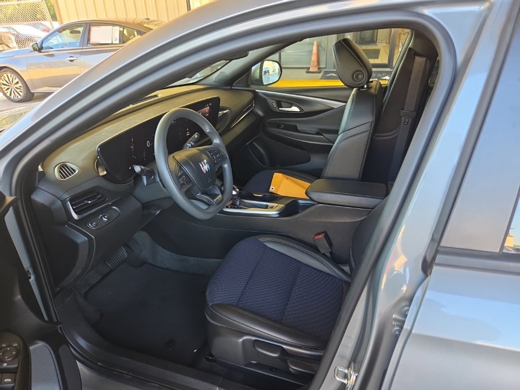 Used 2026 Buick Envista Preferred FWD image 4