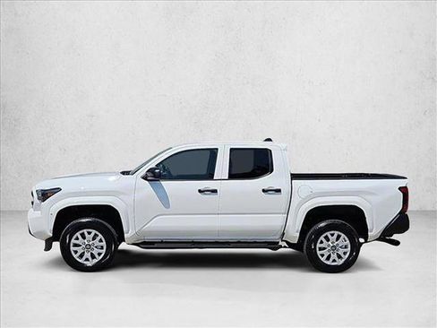 Used 2025 Toyota Tacoma SR image 8
