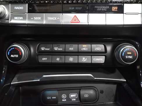 Used 2018 Kia Stinger GT2 image 36