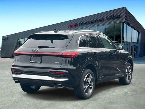 Certified 2025 Audi Q5 Premium Plus w/ Premium Plus AWD/4WD image 5