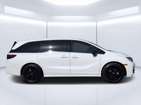 Used 2025 Honda Odyssey Sport-L image 2